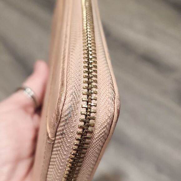 Vintage Cole Haan Peachy Cream Zip Around Wallet - Picture 4 of 8